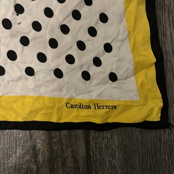 Carolina  Herrera vintage silk scarf - Picture 2 of 4